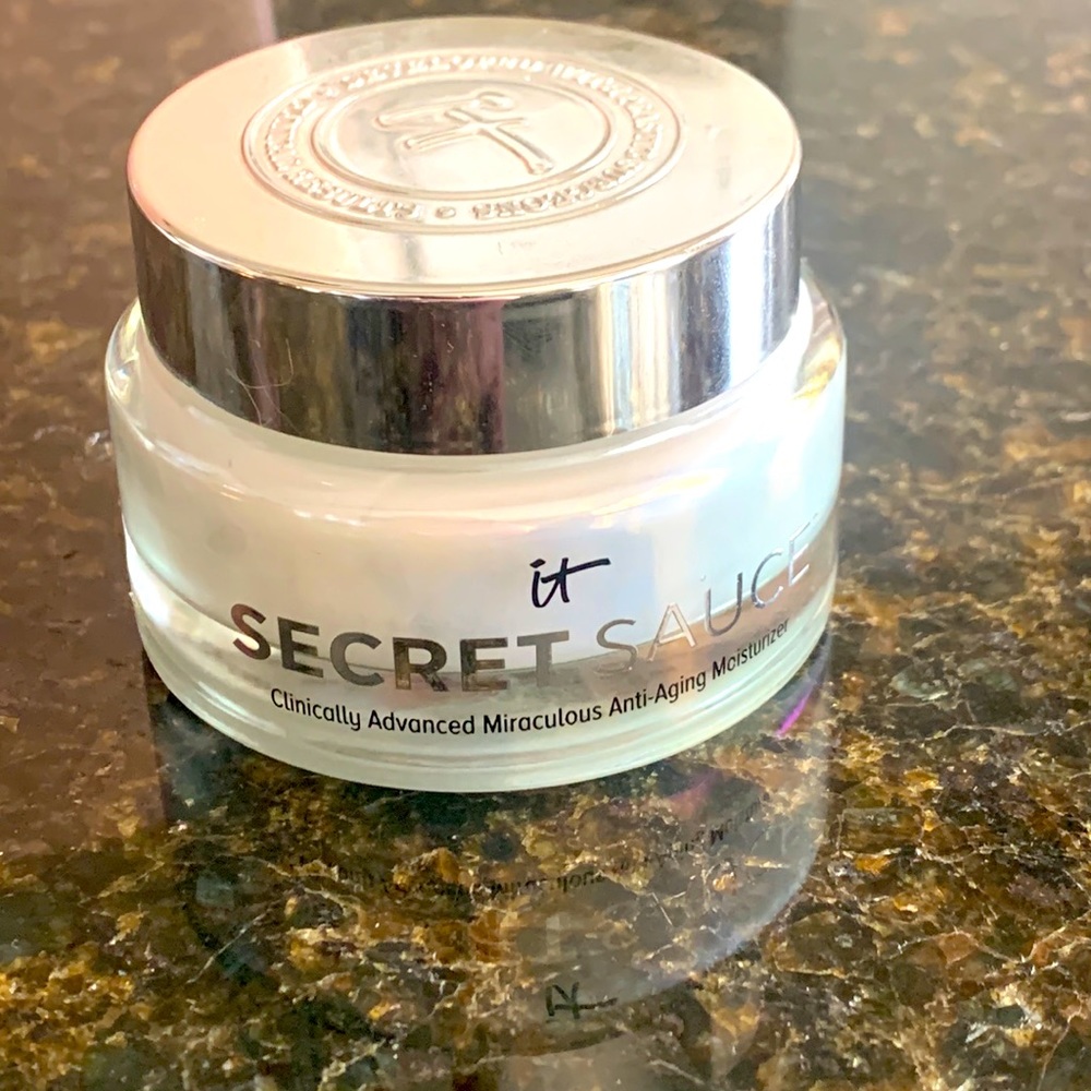 It Cosmetics Secret Sauce Anti-Aging Moisturizer
